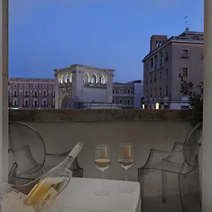 Luxury House Piazza Sant'oronzo -le Mie 3 Suites- La Finestra Sul Vicolo Windows In A Alley- Il Balcone Sulla Colonna Di Sant'oronzo Balcony On Sant'oronzo Column- Il Balcone Sul Sedile Di Balcony On Sant'oronzo Squ Appartamento