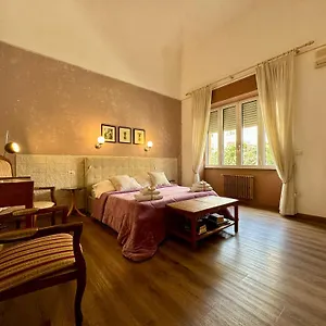 3* Oda ve Kahvaltı Aedes Il Giardino Dei Sogni