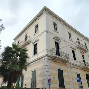 Palazzo Castellano Nocleg ze śniadaniem